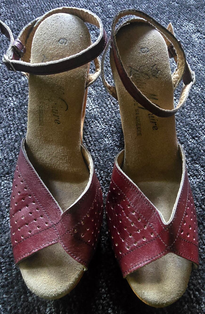 Vintage 70s Lady McGuire Oxblood Leather Cutout Wooden Cantilever Wedge Heels 6